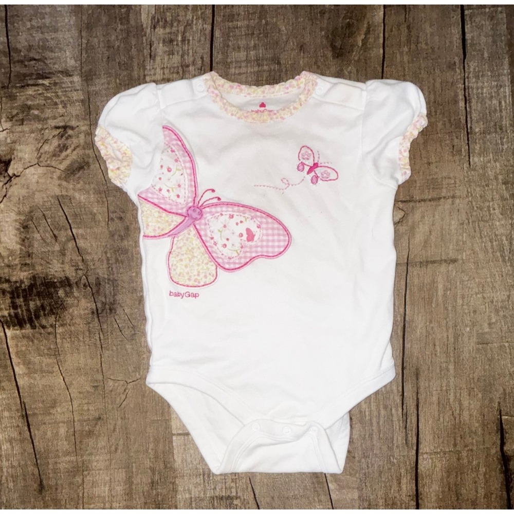BabyGap White Butterfly Applique Short Sleeve Bodysuit 6-12 Months Cotton